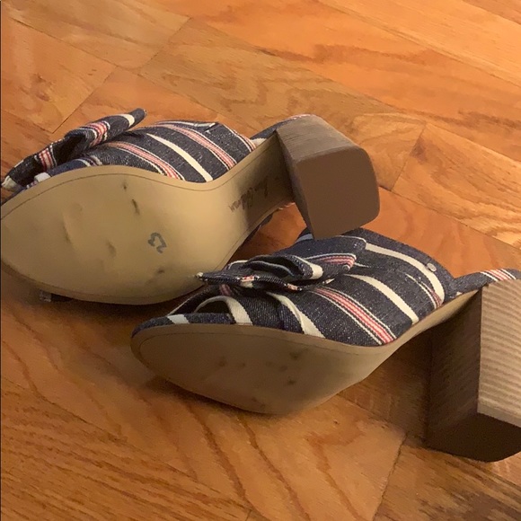 Summer denim stripe sandal! Quick sale - Picture 2 of 4